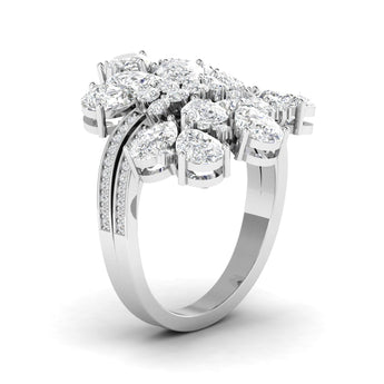 Ivana Jewels Rings Pear-Cut Diamond Cluster Ring in  Gold